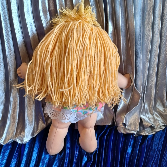 First edition Cabbage patch doll 1990 - Picture 3 of 16